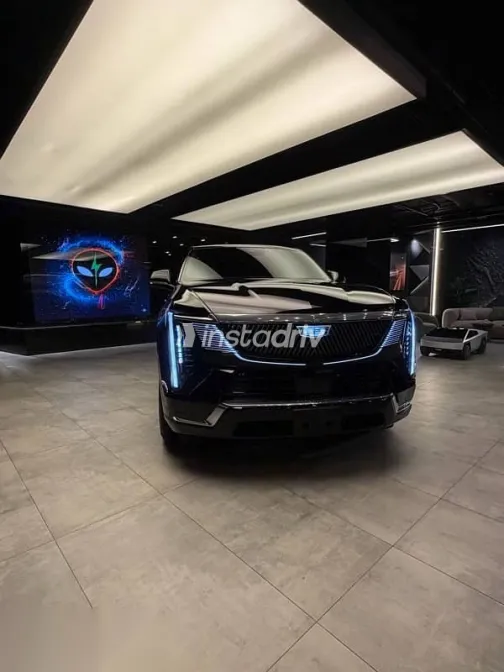 كاديلاك إسكاليد v 2024 أسود جديدة للبيع - 3