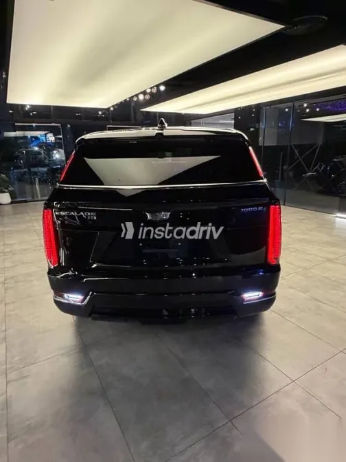 كاديلاك إسكاليد v 2024 أسود جديدة للبيع - 4