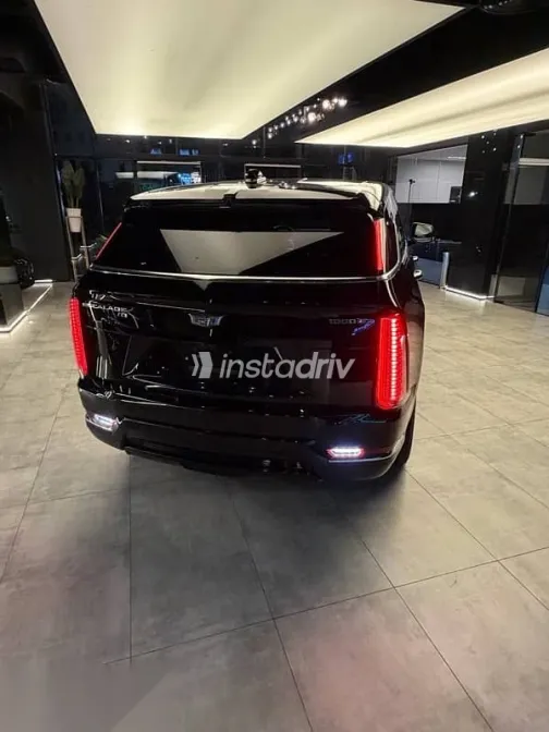كاديلاك إسكاليد v 2024 أسود جديدة للبيع - 5