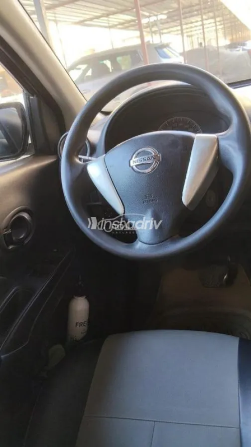 نيسان صنى 2016 برونزي مستعملة للبيع - 3