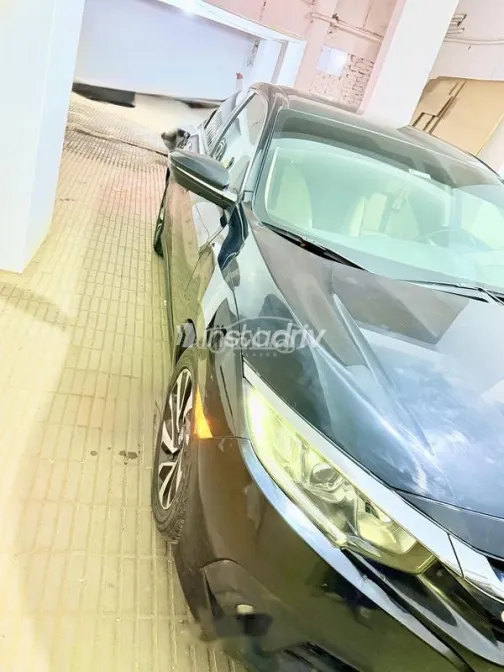 Honda Civic 2017 Black Used for Sale - 4