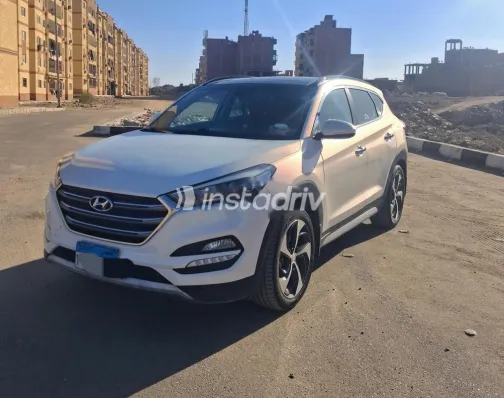 Hyundai Tucson 2019 White Used for Sale - 1