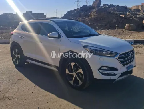 Hyundai Tucson 2019 White Used for Sale - 2
