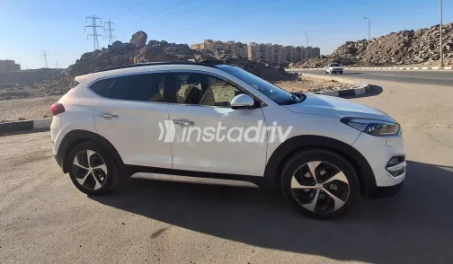 Hyundai Tucson 2019 White Used for Sale - 5