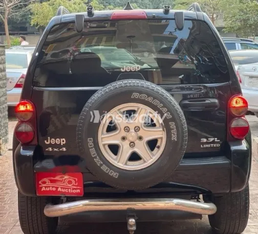 جيب ليبيرتى 2007 أسود مستعملة للبيع - 5