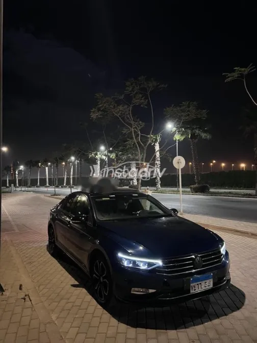 Volkswagen Passat 2021 White Used for Sale - 1