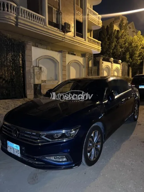 Volkswagen Passat 2021 White Used for Sale - 3