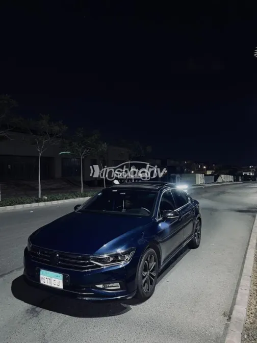 Volkswagen Passat 2021 White Used for Sale - 4