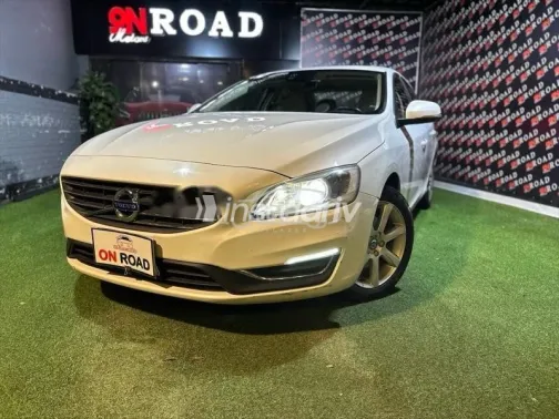 Volvo S60 2018 White Used for Sale - 1
