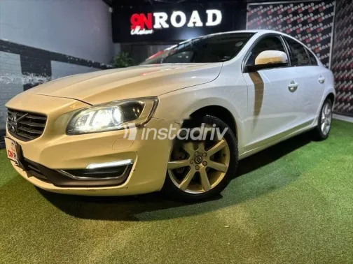 Volvo S60 2018 White Used for Sale - 2