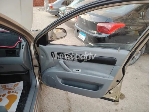 Chevrolet Optra 2006 Gold Used for Sale - 4