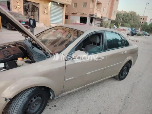 Chevrolet Optra 2006 Gold Used for Sale - 5