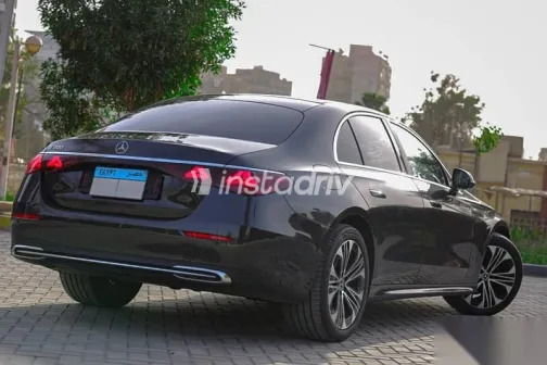 مرسيدس E 200 2024 رمادي مستعملة للبيع - 2