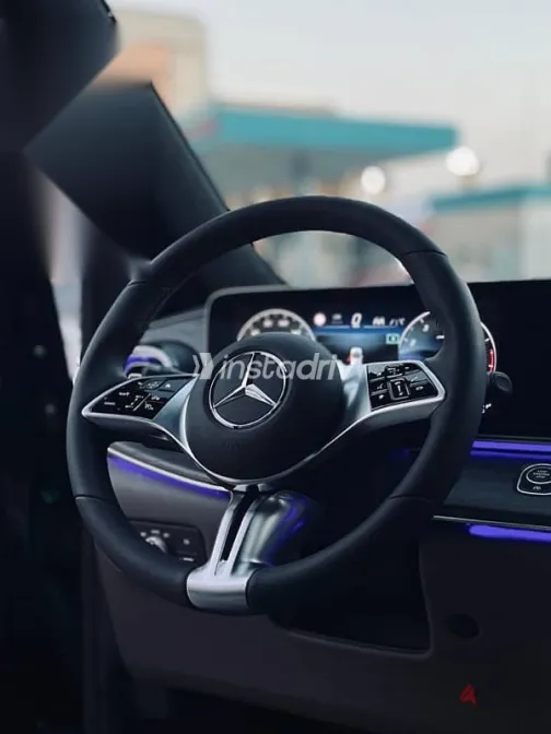 مرسيدس 300 2026 أسود جديدة للبيع - 1