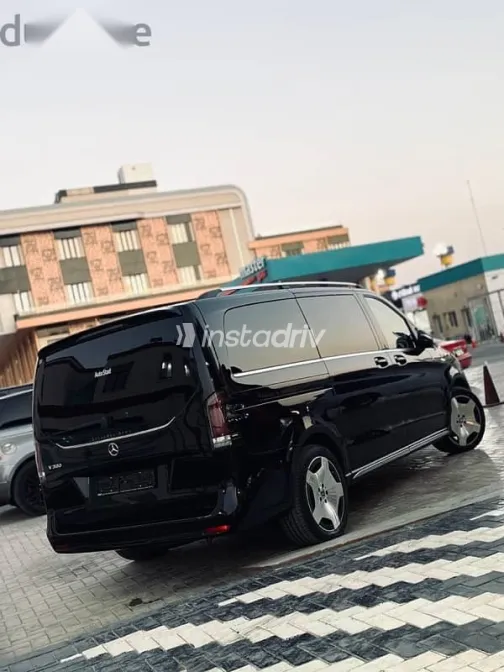 مرسيدس 300 2026 أسود جديدة للبيع - 3