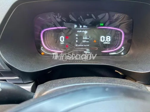 كيا كارينز 2024 أبيض مستعملة للبيع - 2