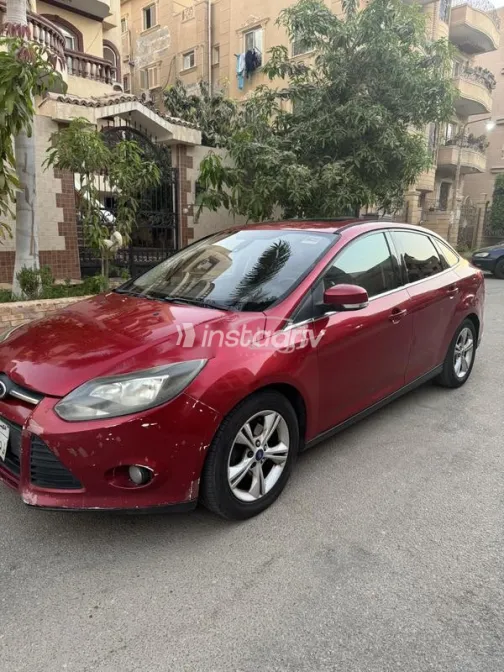 فورد فوكس 2014 أحمر غامق مستعملة للبيع - 2