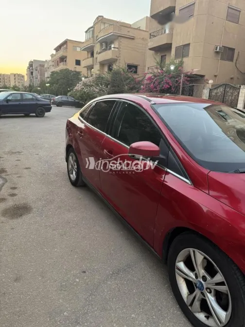 فورد فوكس 2014 أحمر غامق مستعملة للبيع - 3