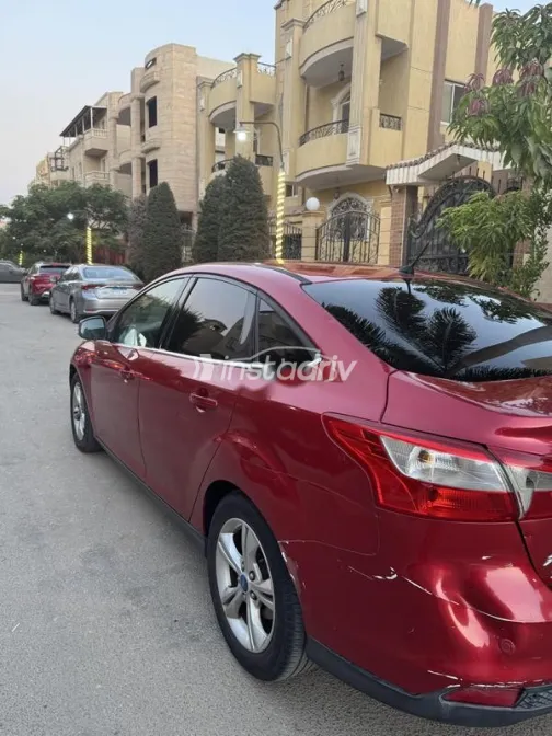 فورد فوكس 2014 أحمر غامق مستعملة للبيع - 5