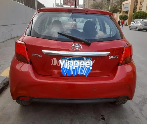 تويوتا ياريس 2017 أبيض مستعملة للبيع - 3