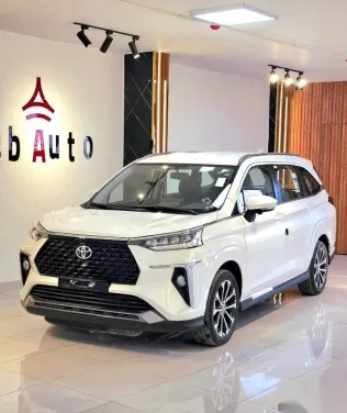 تويوتا فيلوز 2024 أبيض جديدة للبيع