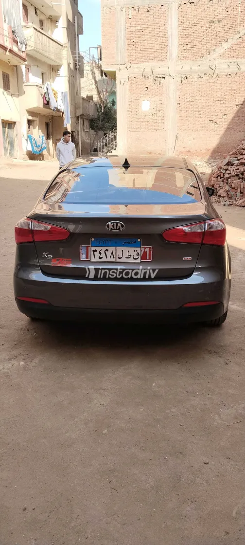 كيا K3 2013 أبيض مستعملة للبيع - 2