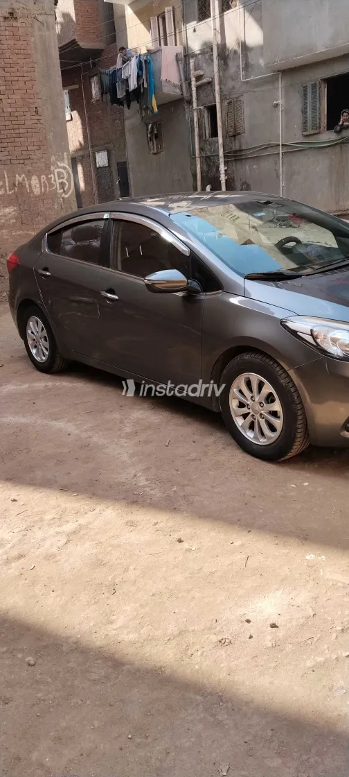 كيا K3 2013 أبيض مستعملة للبيع - 5