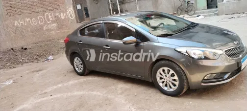 كيا K3 2013 أبيض مستعملة للبيع - 6