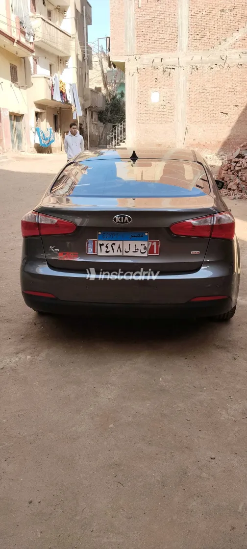 كيا K3 2013 أبيض مستعملة للبيع - 7