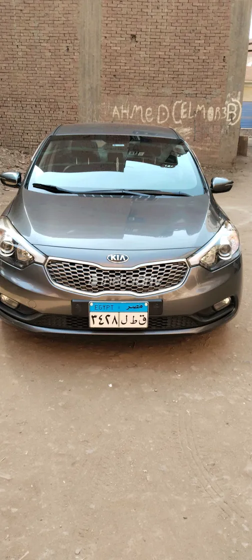 كيا K3 2013 أبيض مستعملة للبيع - 10