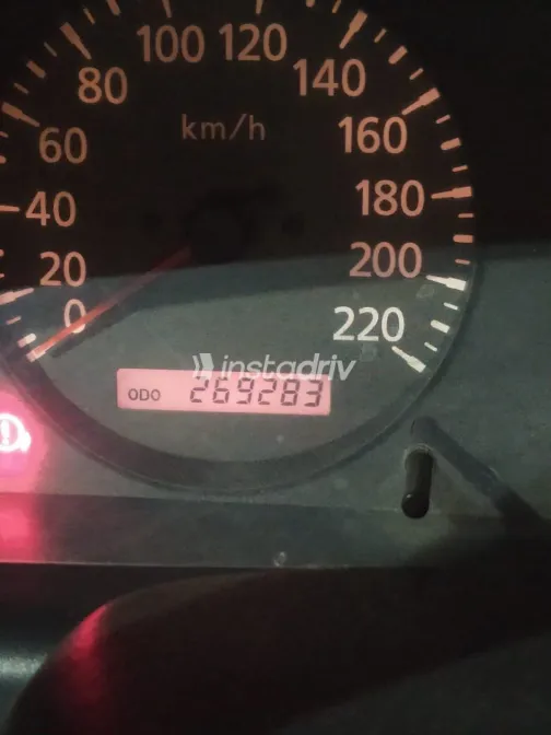 نيسان صنى 2001 أبيض مستعملة للبيع - 5