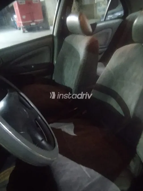 نيسان صنى 2001 أبيض مستعملة للبيع - 7