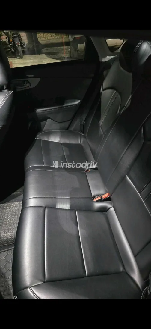 كيا جراند سيراتو 2023 أبيض مستعملة للبيع - 10