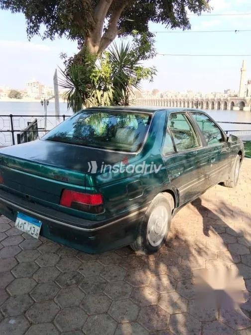 بيجو 405 1996 أزرق غامق مستعملة للبيع - 1