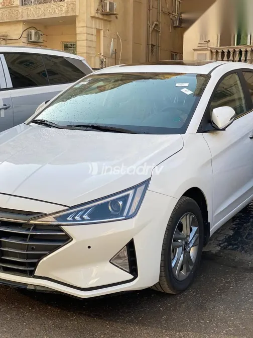 هيونداي إلنترا 2026 أبيض جديدة للبيع - 2