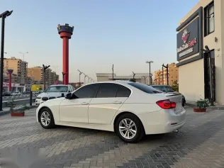 بي ام دبليو 318 2018 أبيض مستعملة للبيع