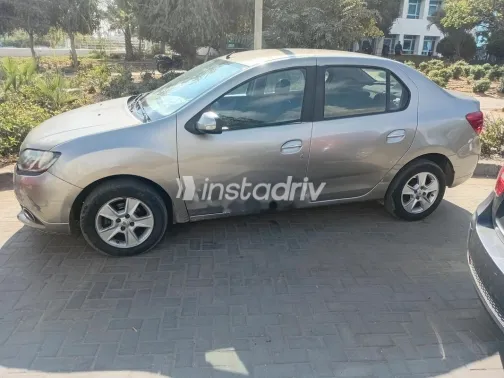 رينو لوجان 2015 برونزي مستعملة للبيع - 1