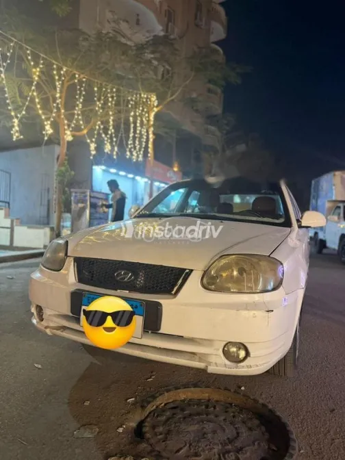 هيونداي فيرنا 2012 أبيض مستعملة للبيع - 1