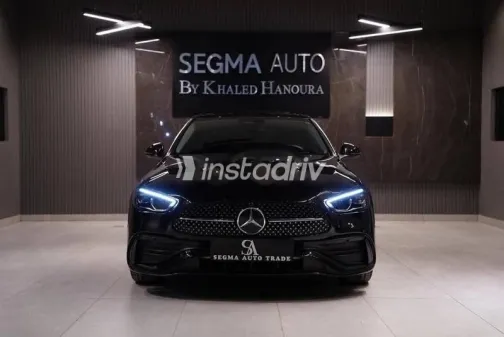 مرسيدس C 200 2024 أسود مستعملة للبيع - 1