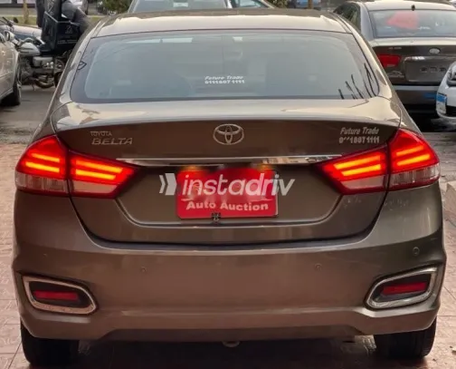 تويوتا بيلتا 2022 بني مستعملة للبيع - 4