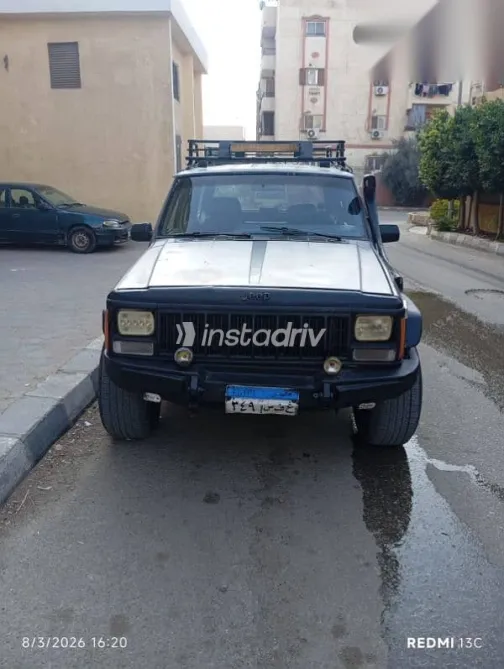 Jeep Cherokee 1996 Silver Used for Sale - 2