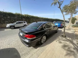 بي ام دبليو 740 2007 أسود مستعملة للبيع