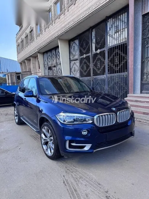 بي ام دبليو X5 2017 أزرق غامق مستعملة للبيع - 1
