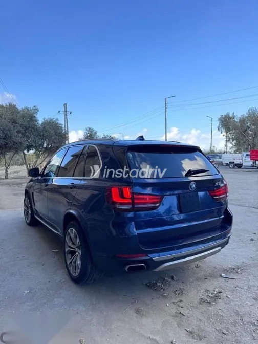 بي ام دبليو X5 2017 أزرق غامق مستعملة للبيع - 3