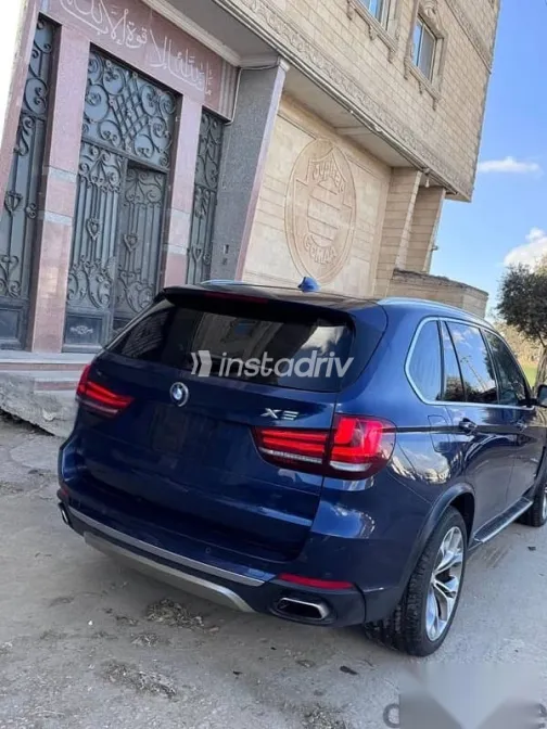 بي ام دبليو X5 2017 أزرق غامق مستعملة للبيع - 4