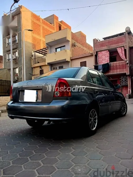 هيونداي فيرنا 2007 رمادي مستعملة للبيع - 4