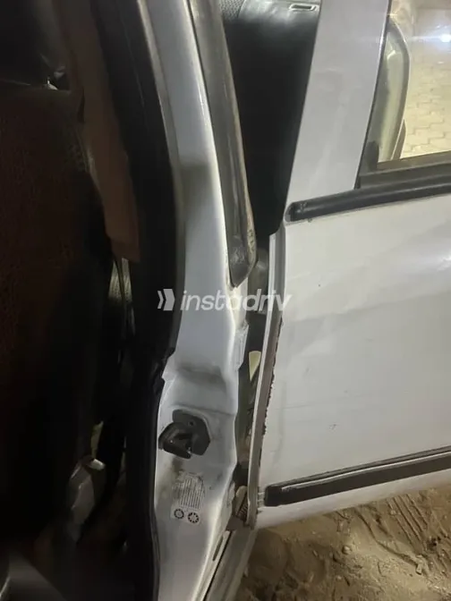 اوبل أسترا 2000 أبيض مستعملة للبيع - 6