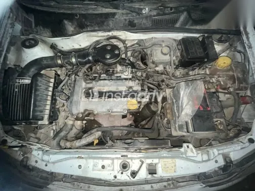 اوبل أسترا 2000 أبيض مستعملة للبيع - 9