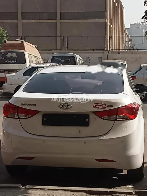 Hyundai Avante 2013 White Used for Sale - 2