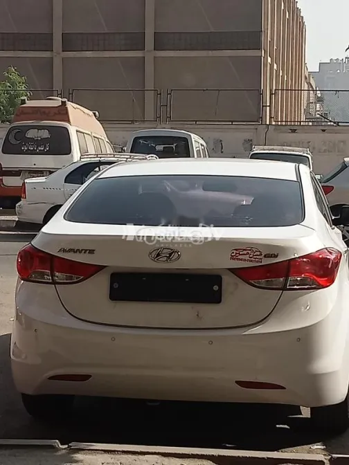 Hyundai Avante 2013 White Used for Sale - 3